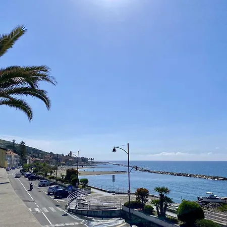 B195 Donego - Elegante Al Mare